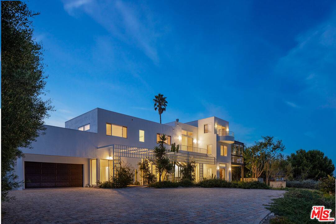 29035   Cliffside Dr Malibu LA