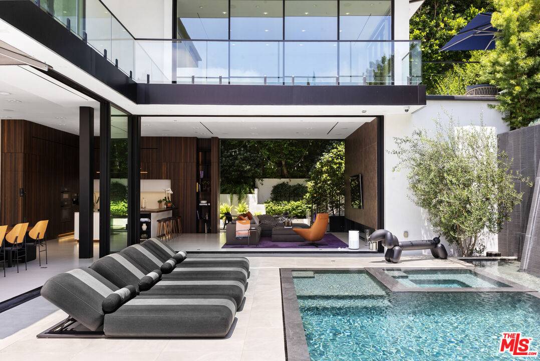 1488 Rising Glen Rd 4BR Sunset Strip La