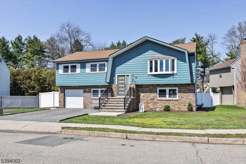 Nothing to do but unpack your bags and move in !