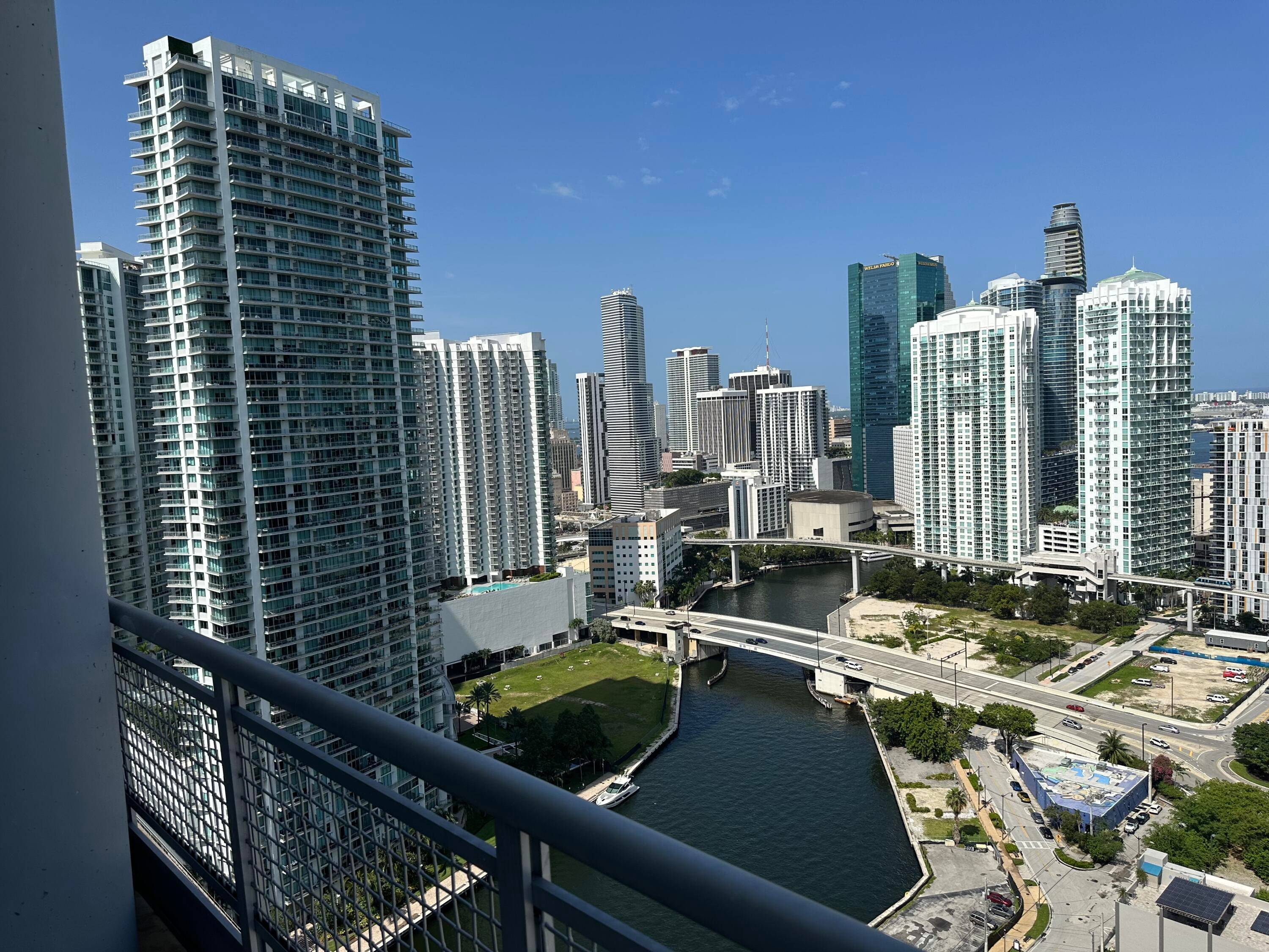 Enjoy this Beautiful Condo in Brickell one of the most desirable areas in Miami in Neo Vertika, with breathtaking views or River and City, located in downtown and Brickell area.