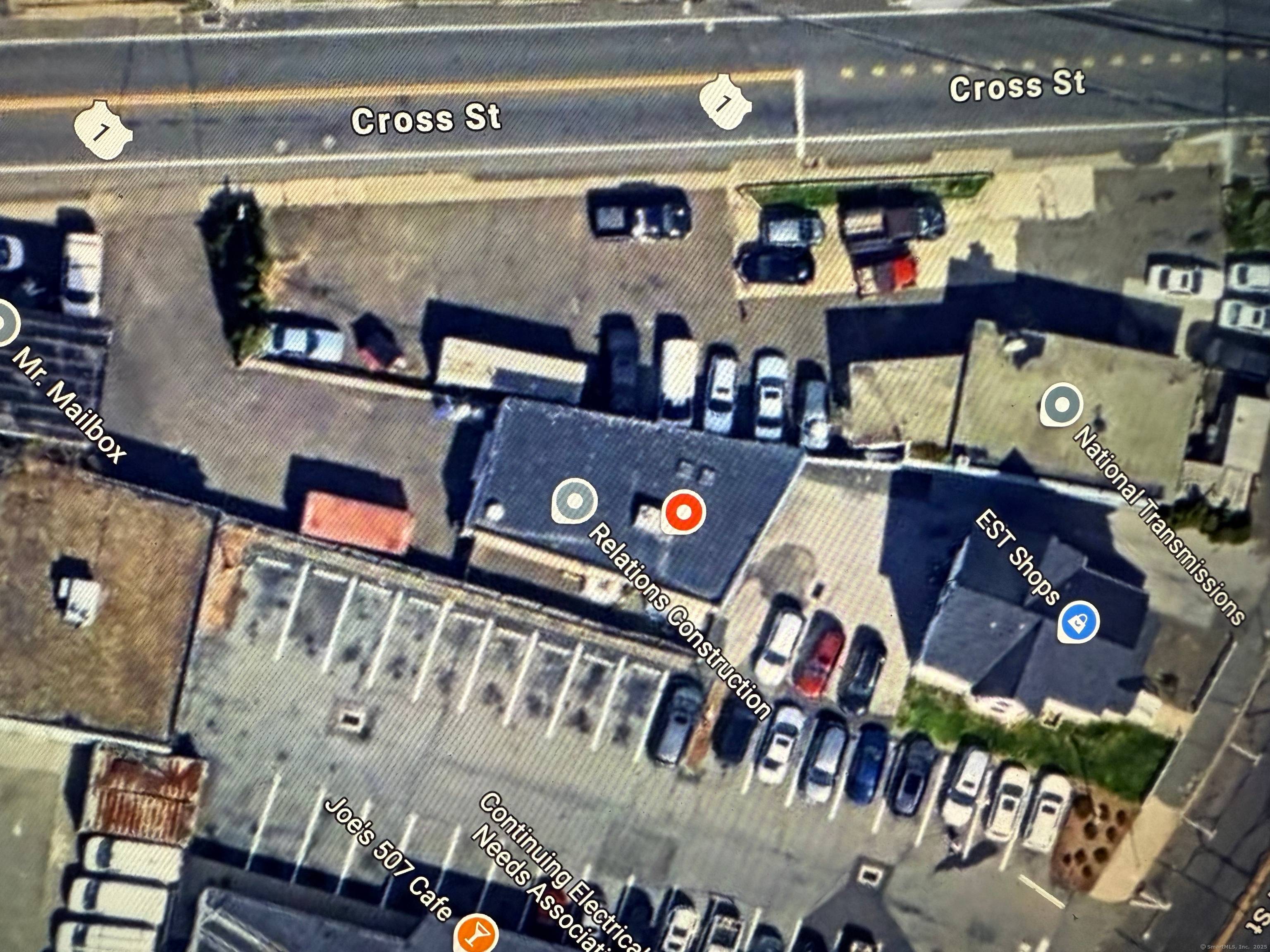 Discover an exceptional warehouse and office space in the heart of Norwalk, CT, ideally located just 2 minutes from Route 7 and 5 minutes from I 95.