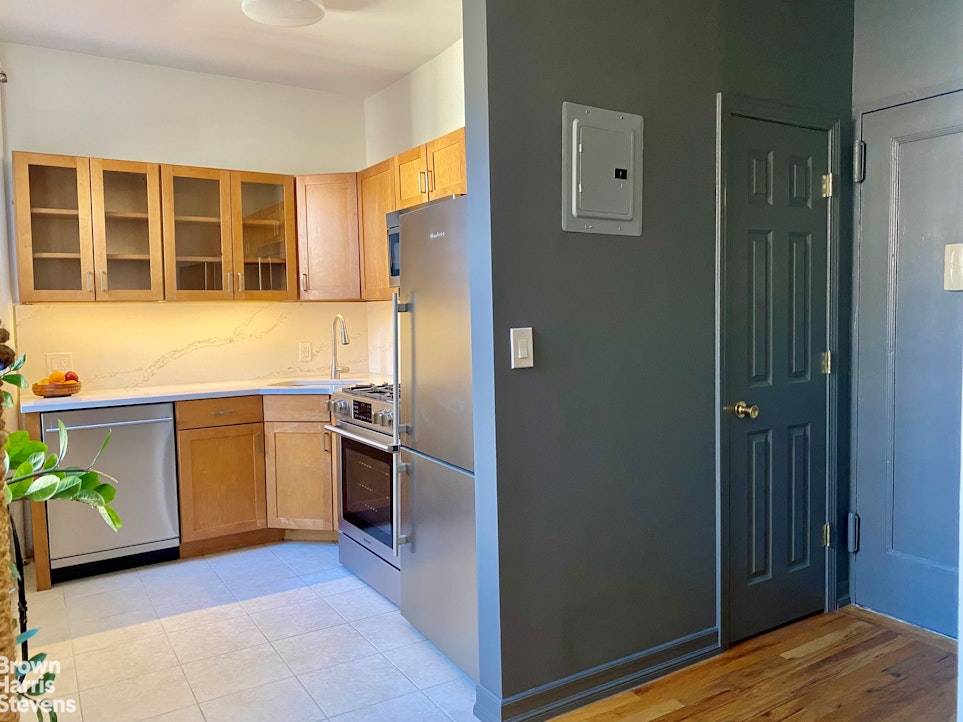 You've come home ! This newly renovated, light filled, top floor, generously proportioned 1 bedroom apartment, centrally located in historic Clinton Hill has been updated with Quartz kitchen counters and ...