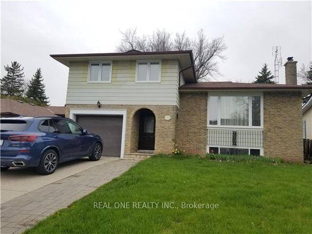 Super Location ! Walking Distance To Sheridan College, White Oak Secondary School, Community Centre, Library, Transit, Oakville Place.