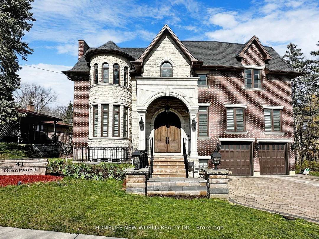 82. 45' lot front and back onto ravine park, only one neighbor, 5 years new, 12'6 ceiling on main floor.