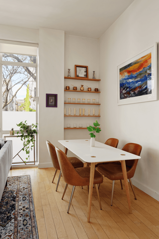 Welcome to Unit 1G at The Aria, where loft like scale on a quiet, tree lined street blend with exceptionally low common charges and a 421 A tax abatement through ...