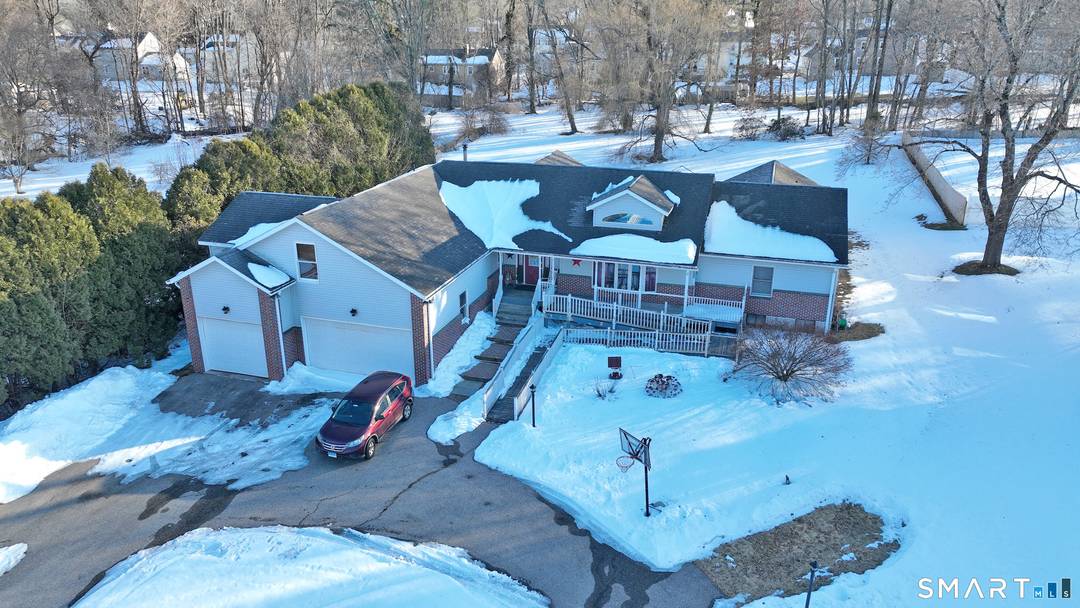 Set on a generous 1. 2 acre lot in Portland, this expansive ranch offers an incredible amount of space and potential for someone ready to bring their vision to life.