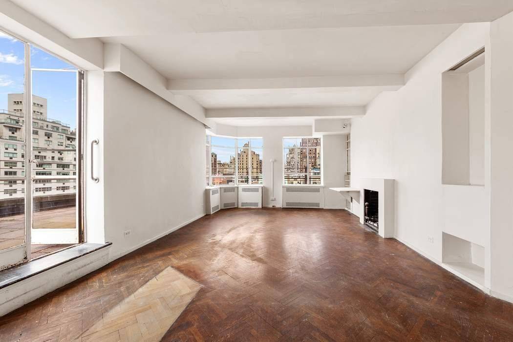 TERRACED DUPLEX CONDO WITH ENDLESS VIEWS A rare opportunity to create a truly exceptional residence in an esteemed Rosario Candela designed condominium, ideally positioned on a prime townhouse block between ...