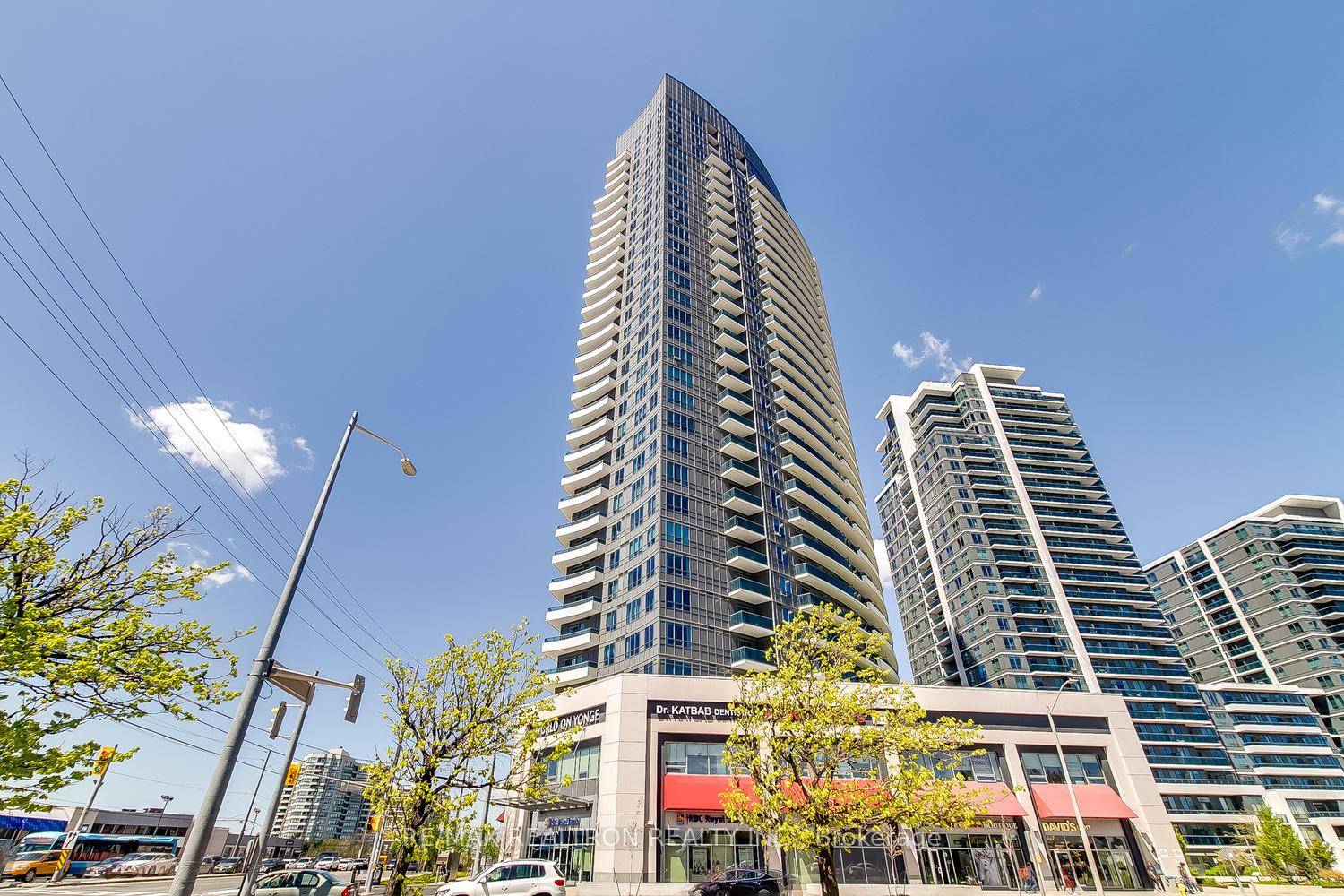 WORLD ON YONGE COMPLAX 4 RESIDENTIAL TOWERS, HOTEL, SEASON SUPERMARKET, ROYAL BANK, VERY CLEAN AND ORGANIZED COMMERICAL BUILDING.