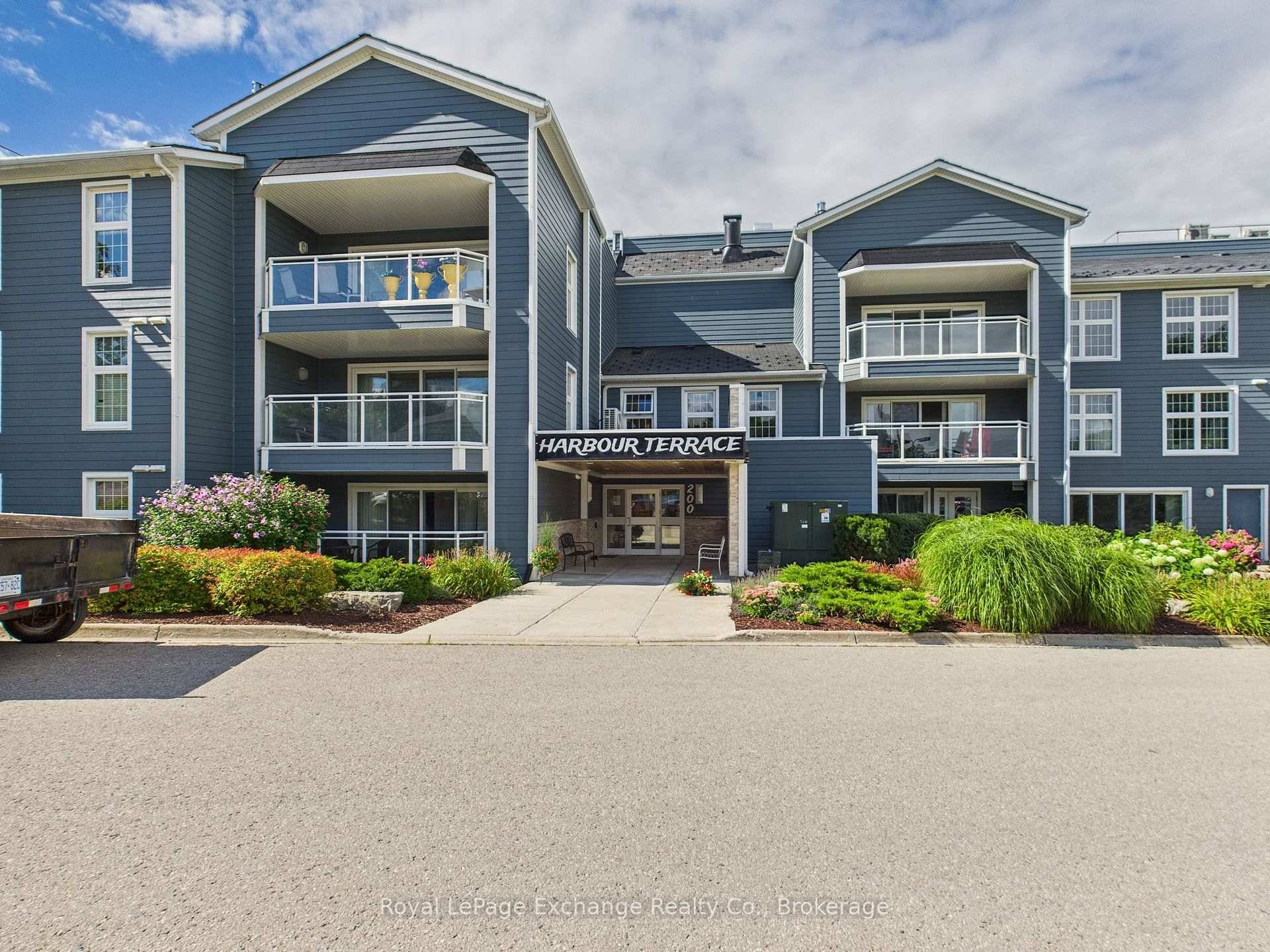 Welcome to lakefront living at its finest !