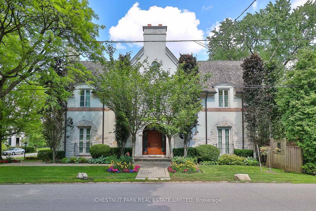 Elegance abounds in this stately and resplendent residence built by Sherwood Custom Homes located in the coveted neighbourhood of Lawrence Park.