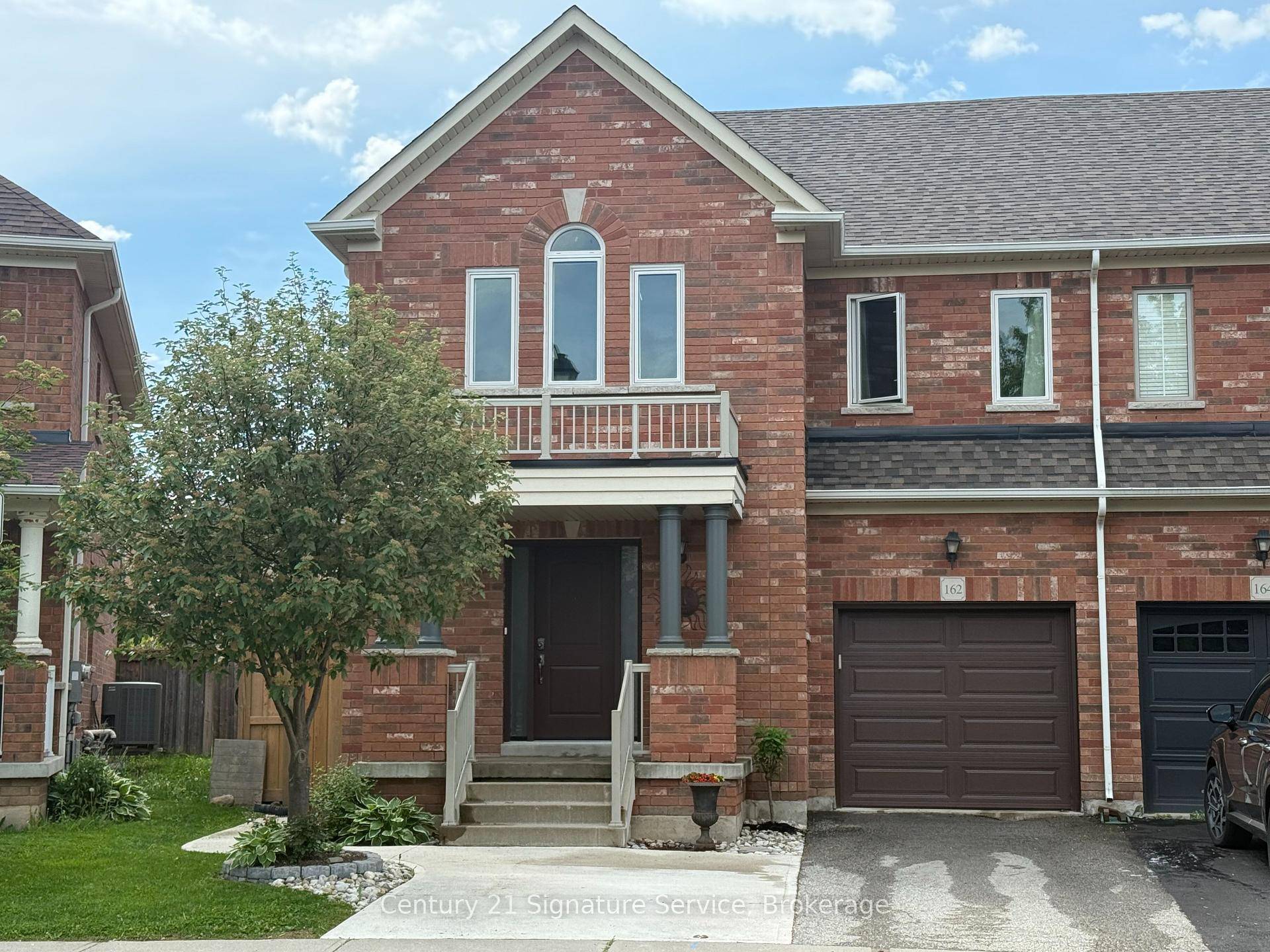 Situated in the highly sought after Scott neighbourhood, this spacious 4 bedroom, 3 bath offers 1932 square feet of stylish living space.