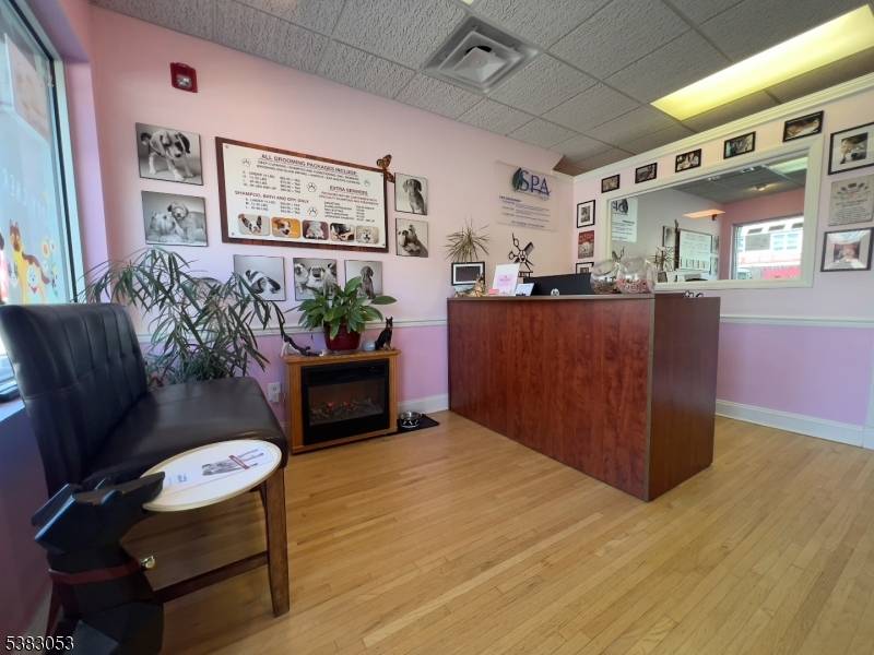 Pet Grooming Salon for Sale in North Haledon, NJ.