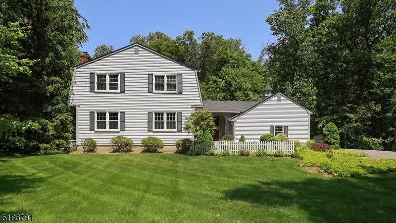 Wonderful home ! This lovely Colonial with 4 bedroom and 2.