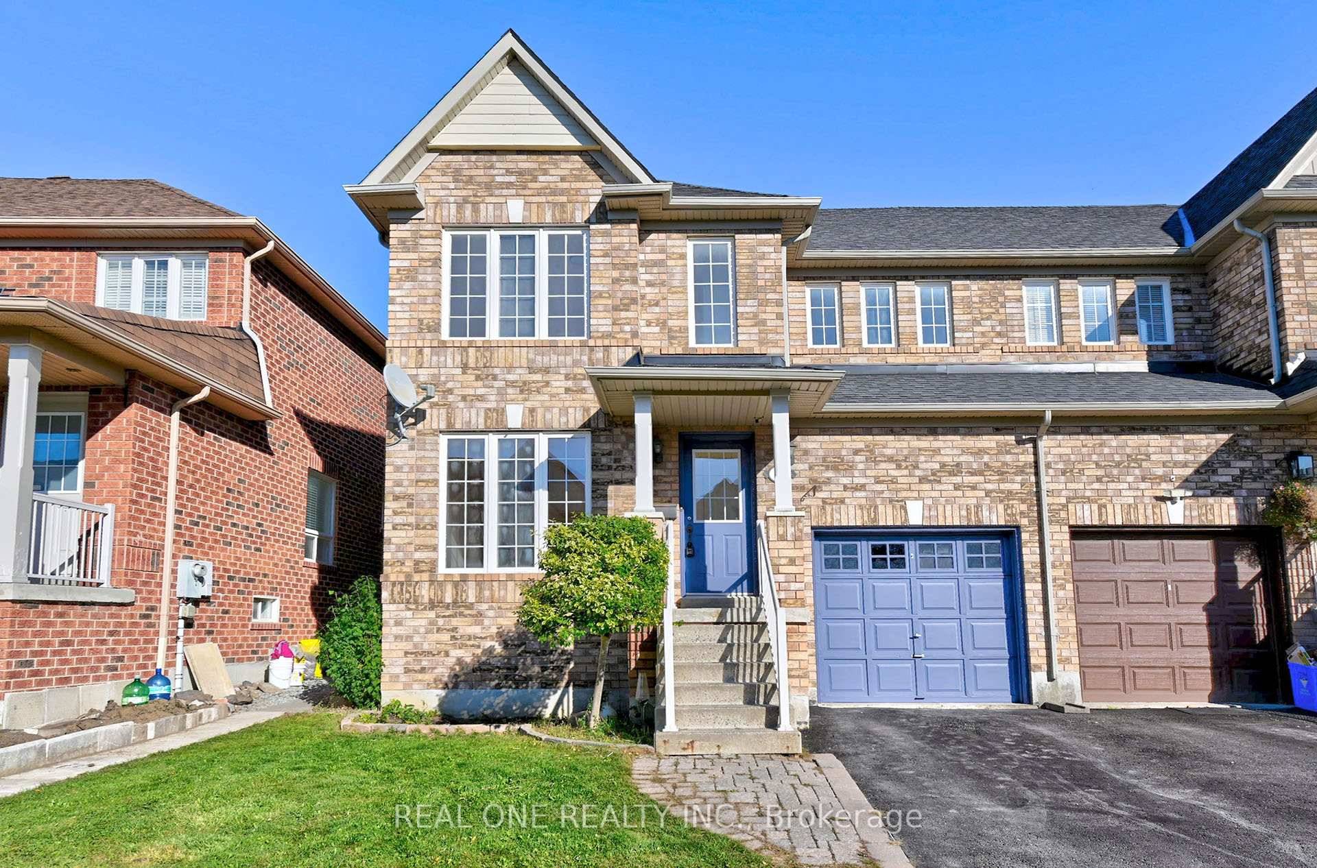 Beautiful Modern 4 Bedroom Home, Family Size Upgraded Kitchen, Family Rm Gas Fire Place, Main Flr Laundry, Hardwood Flooring Thru Out Main Flr, Well Kept, Finished Bsmt W 3Pc Bath, ...