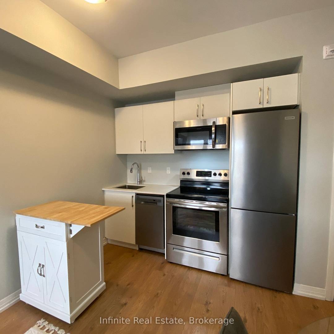 Contemporary Fully Furnished 1 bedroom split Townhome With All Inclusive Living In Prime Etobicoke.