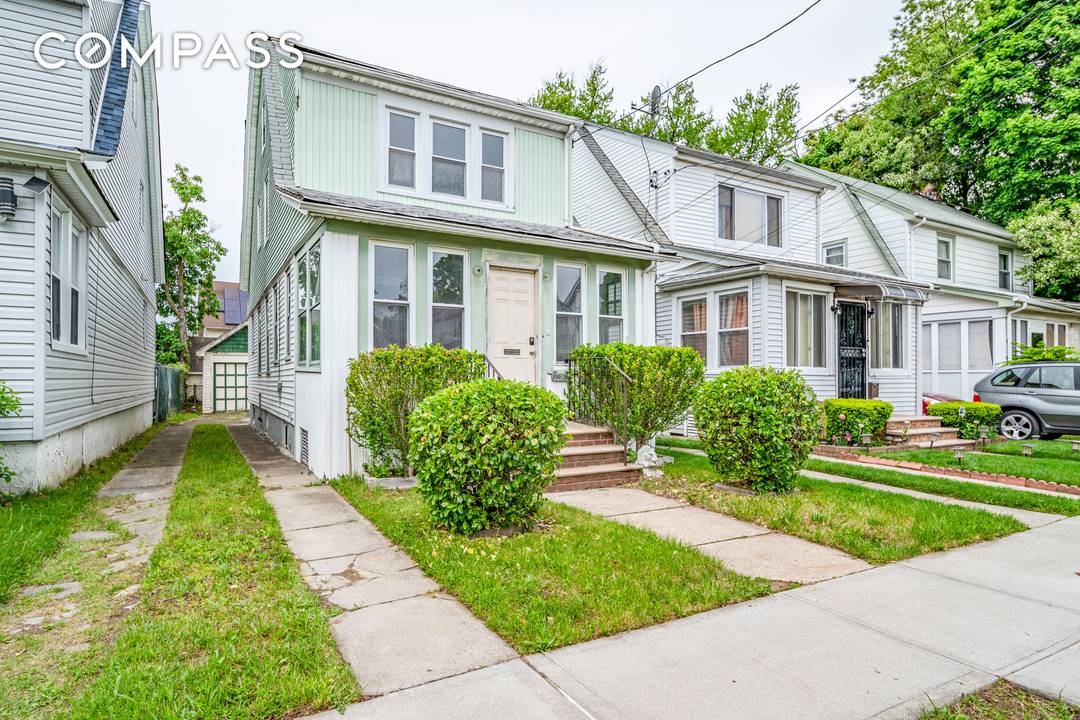 Unleash Your Vision at 100 30 198th St, Jamaica, Queens Welcome to 100 30 198th St, a charming single family home perfectly situated in the heart of Jamaica, Queens.