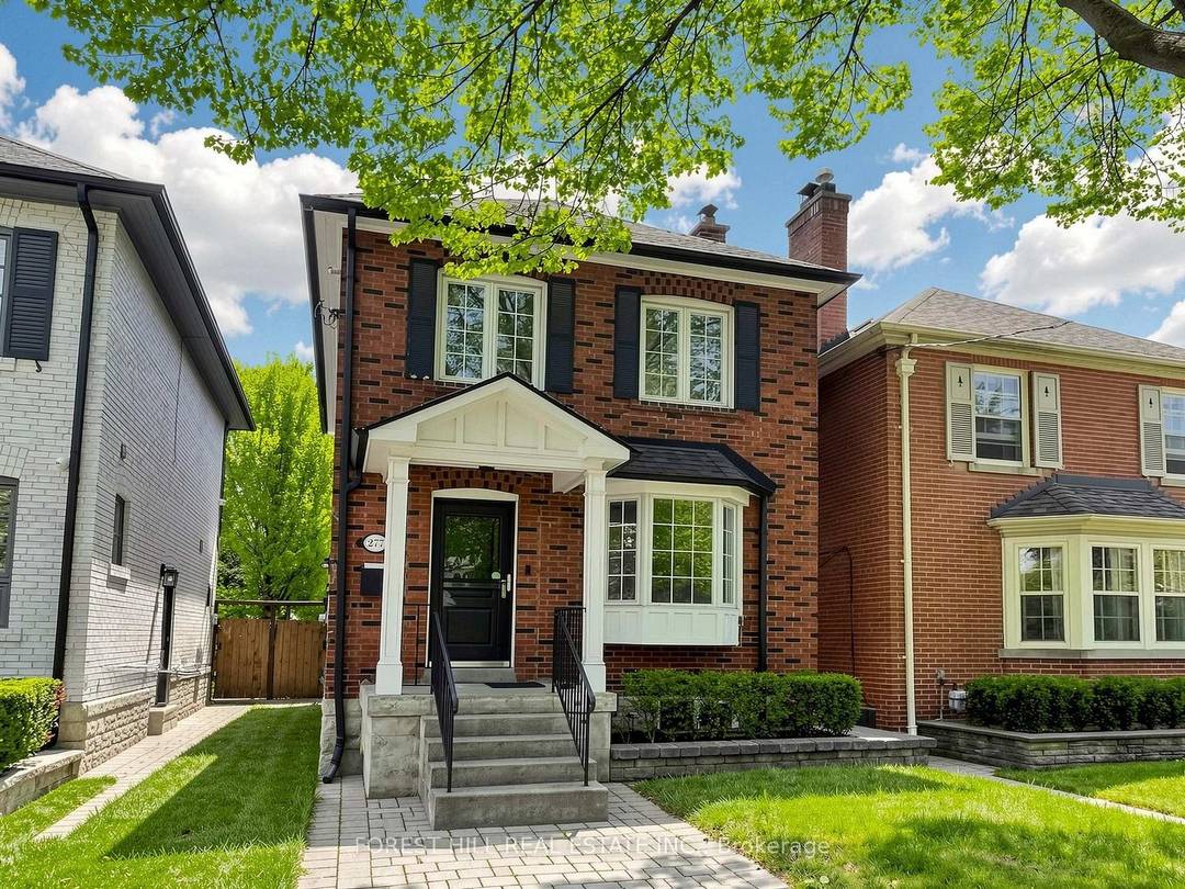 Exquisitely Renovated Modern Home In A Great Community Of Yonge Lawrence.