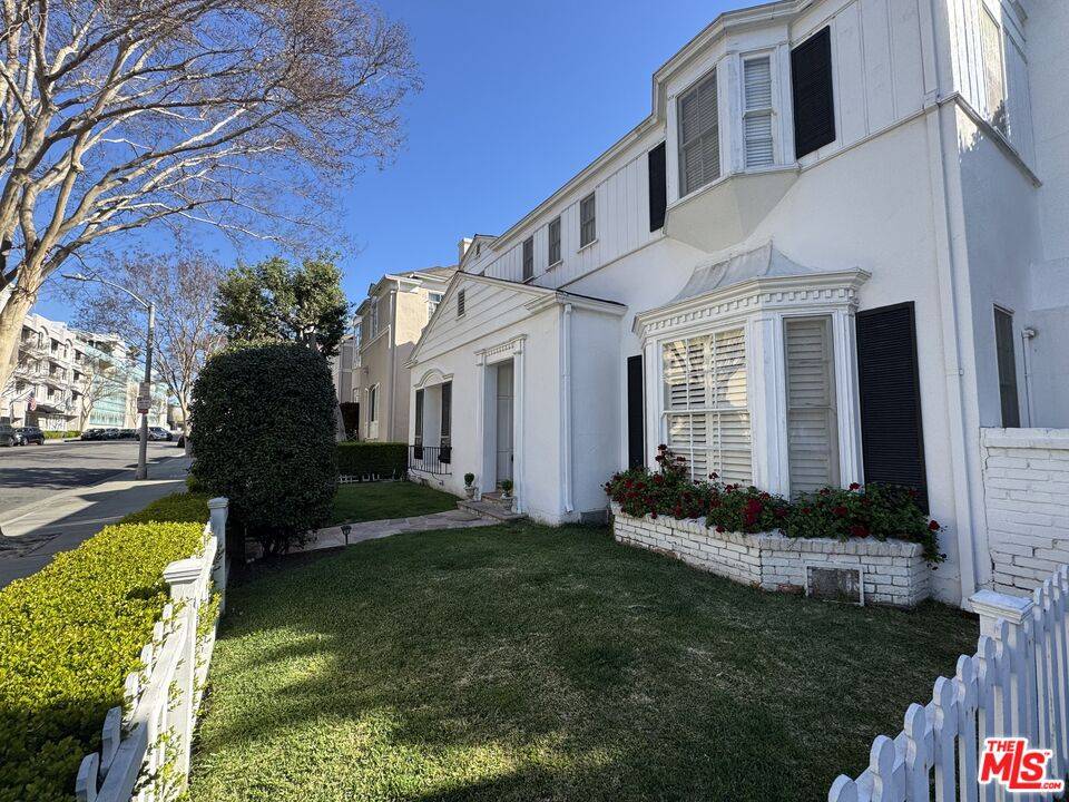 144  S Spalding Dr 9BR Beverly Hills La