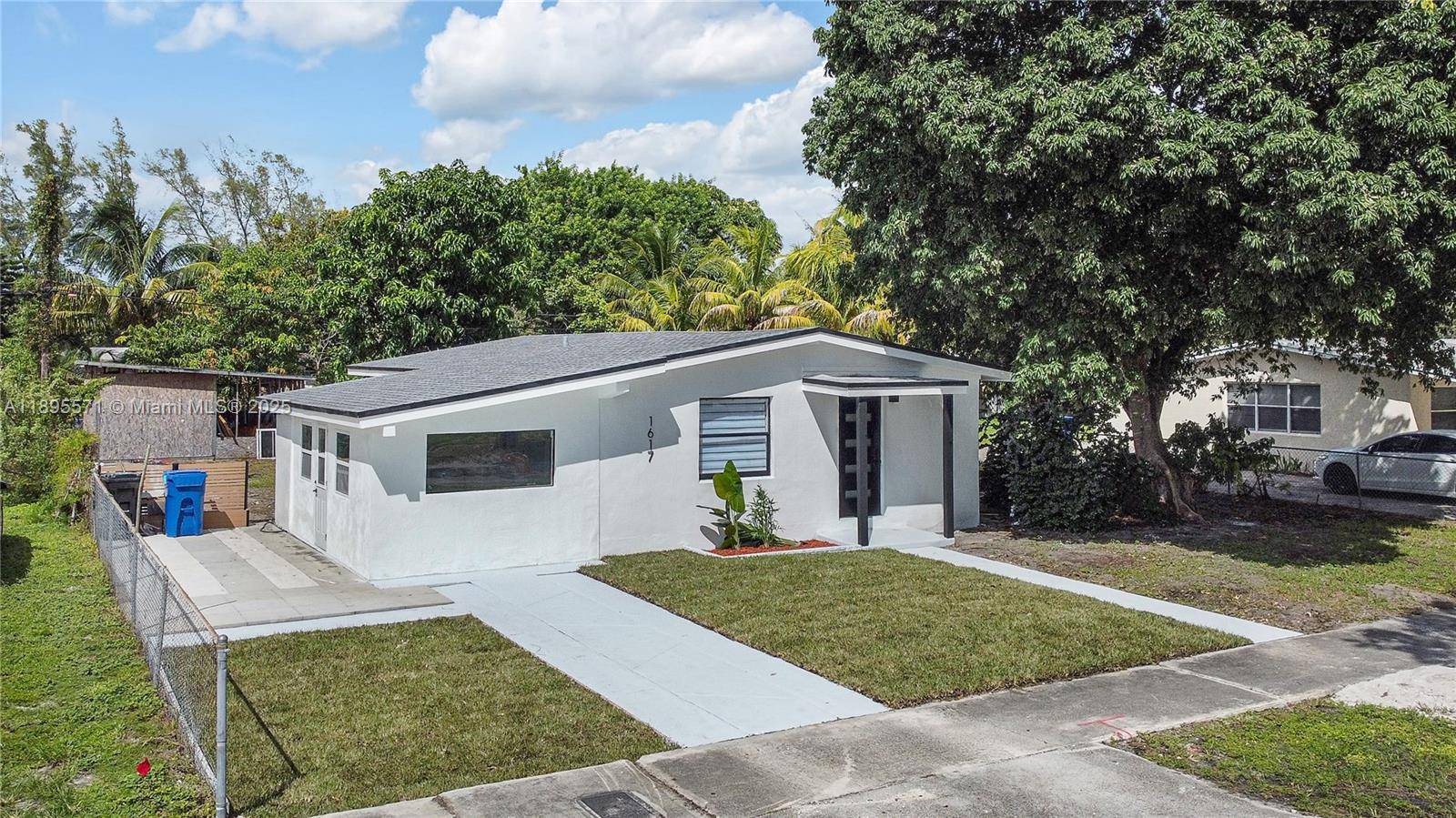 This Move in ready home is a true gem that combine style, functionality and value.