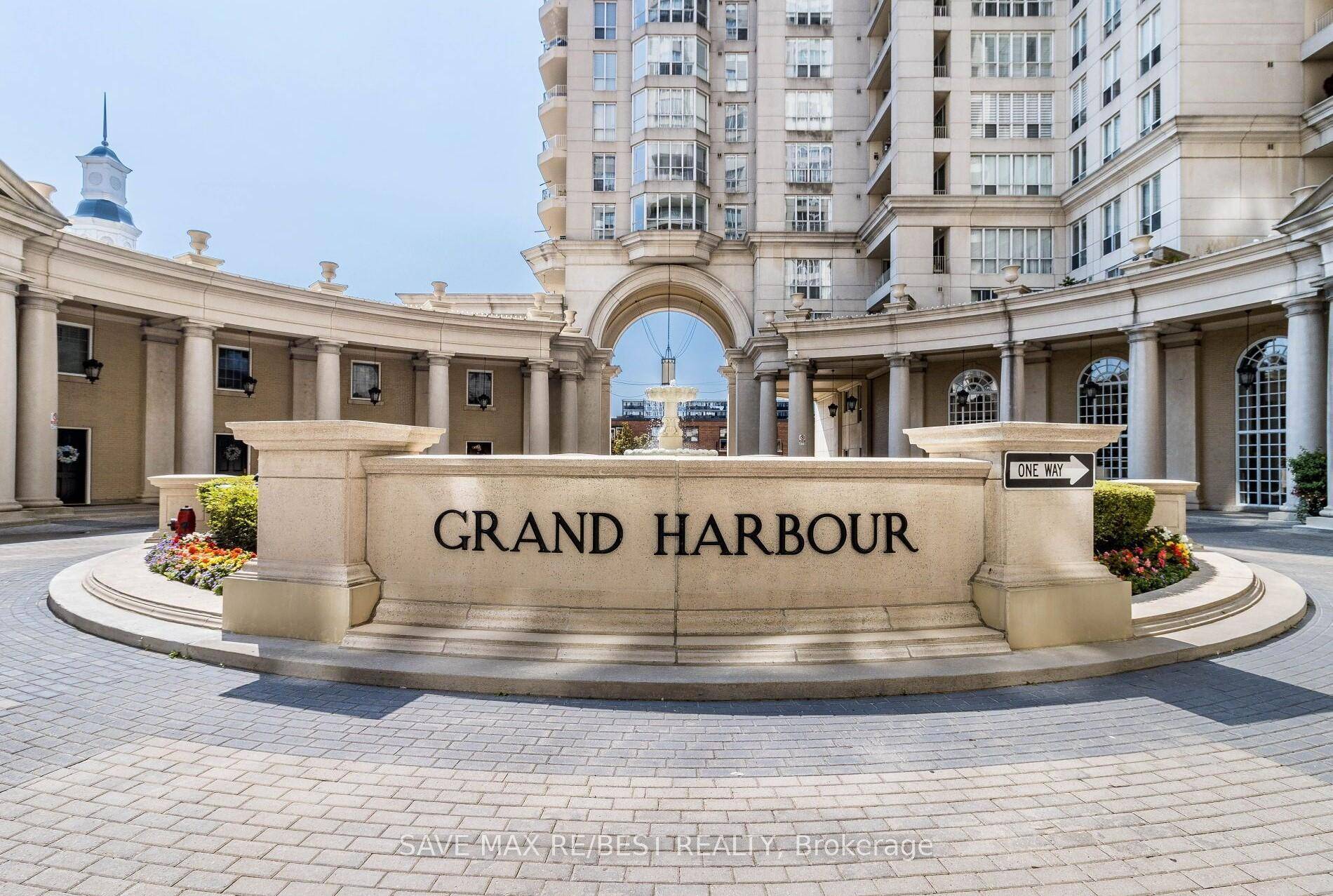 Don't miss the opportunity to own this beautifully upgraded condo suite, offering breathtaking views of the city and lake.