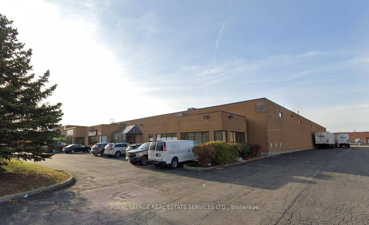 This well maintained, freestanding building is in excellent move in condition.