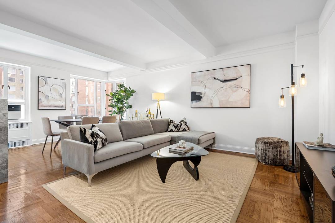 This prewar two bedroom, gracefully poised on a tree lined block in Murray Hill, belongs to that rare and coveted category.