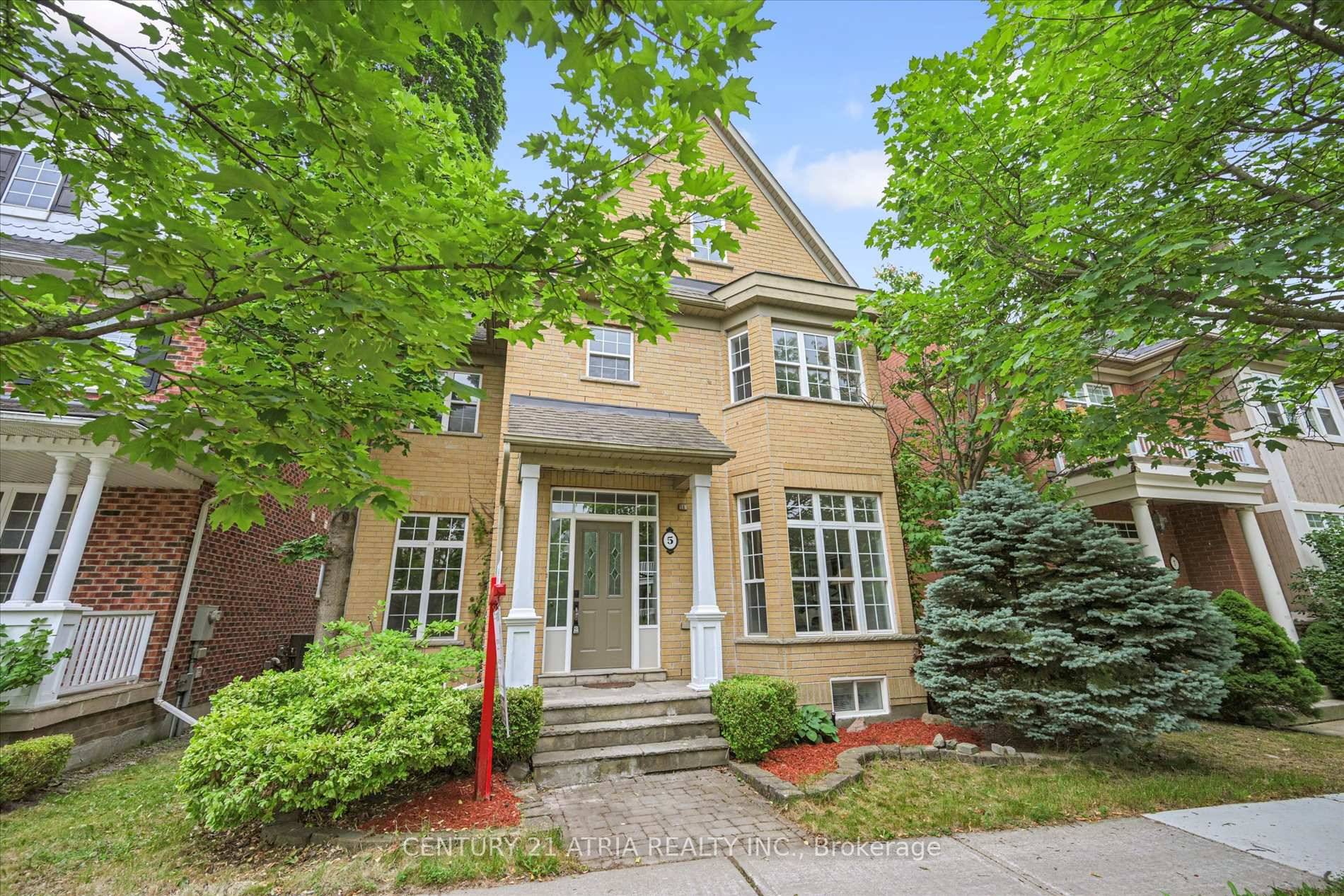 Luxury Living in Prestigious Angus Glen Welcome to this beautifully updated 4 bedroom executive residence, nestled in one of Markham' s most coveted communities just steps from world class golf ...