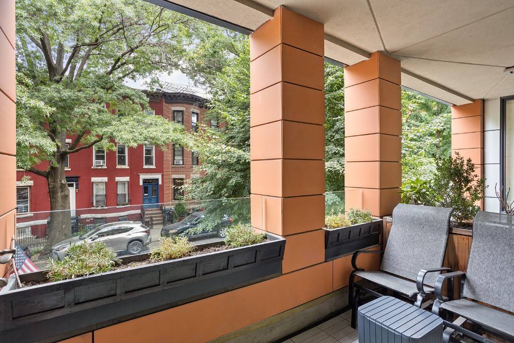 This 2 bedroom 2 bathroom apartment with a private terrace features central air, in unit washer dryer, a soaking tub, high end kitchen appliances, ultra quiet windows and so much ...