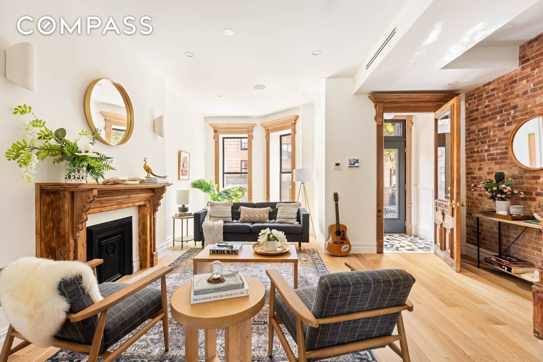 Nestled on a tree lined block in Bedford Stuyvesant, 707 Macon Street has been thoughtfully gut renovated to blend historic charm with a fresh, modern sensibility.