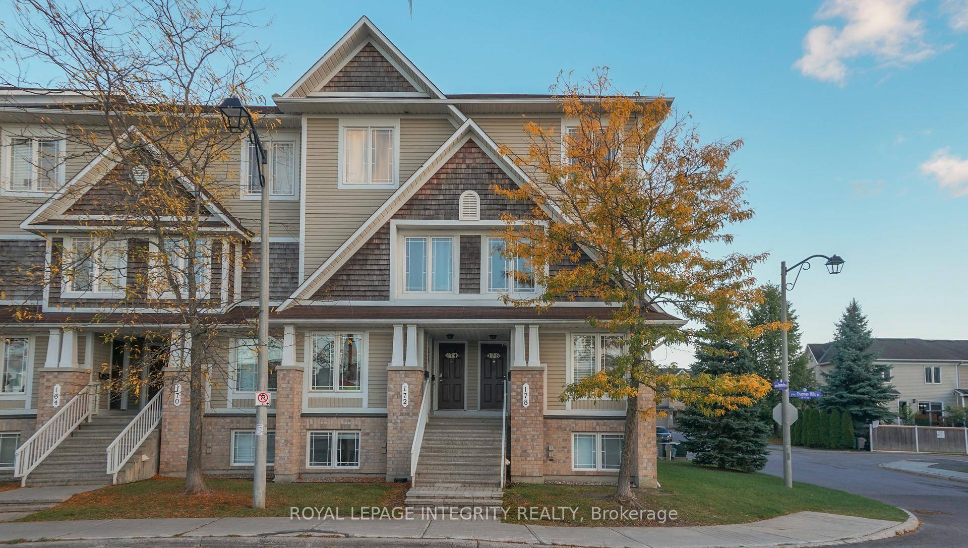 Welcome to this beautifully maintained end unit upper level home offering the perfect blend of comfort, convenience, and contemporary style in one of Barrhaven's most sought after communities.