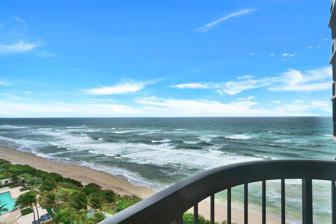 Escape to paradise and enjoy the beautiful DIRECT ocean views from this 2 bedroom 2 bath condo with spacious balcony at a very affordable price !