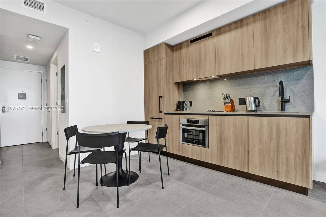 Best deal at 501 First ! Modern 1 Bed Den condominium located in the heart of Downtown Miami, with exceptional views and prime positioning within the building.