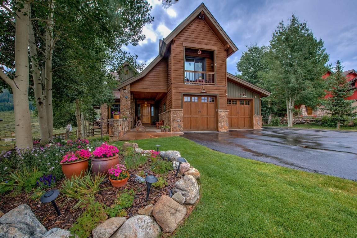This custom 4 bed, 5 bath single family residence in Whispering Pines Ranch is the home you have been waiting for !
