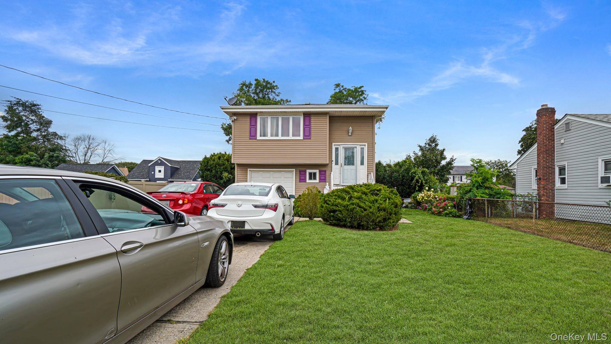 Renovated in 2024, this Hi Ranch single family house features 2 bedrooms, 1 full bathroom, a living room, a dining room, a kitchen on the 1st floor, and 3 bedrooms, ...
