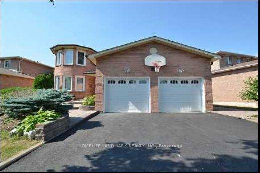 Gorgeous 4 Bedrooms in Highly Demanded Raymerville and Quiet Child safe Neighborhood.