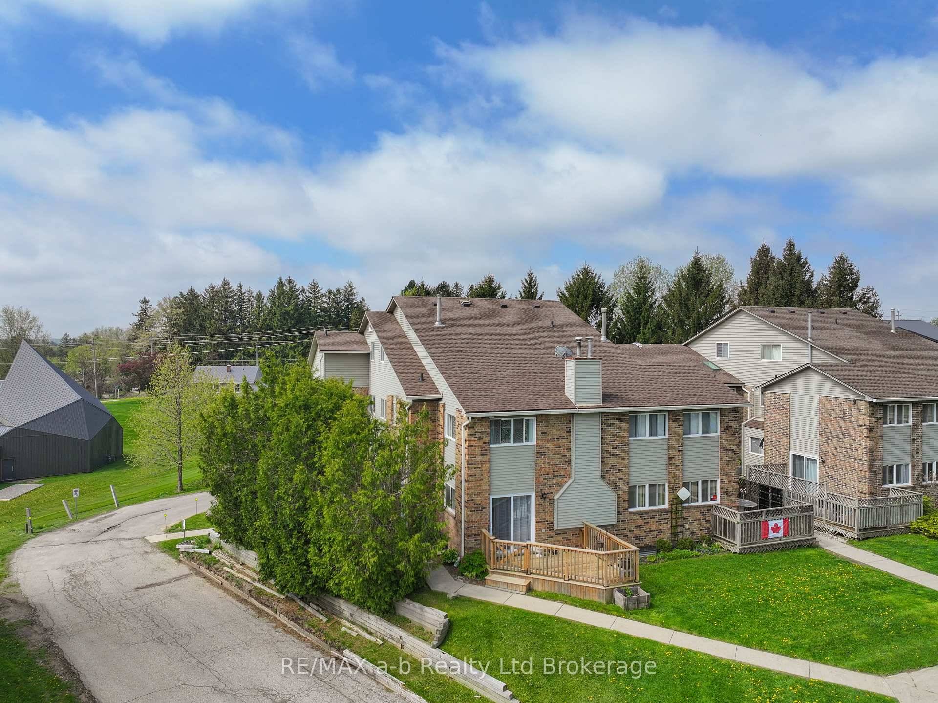 Welcome to this bright and beautifully maintained end unit condo in the sought after Wren Court community a perfect opportunity for first time buyers or those looking to right size ...