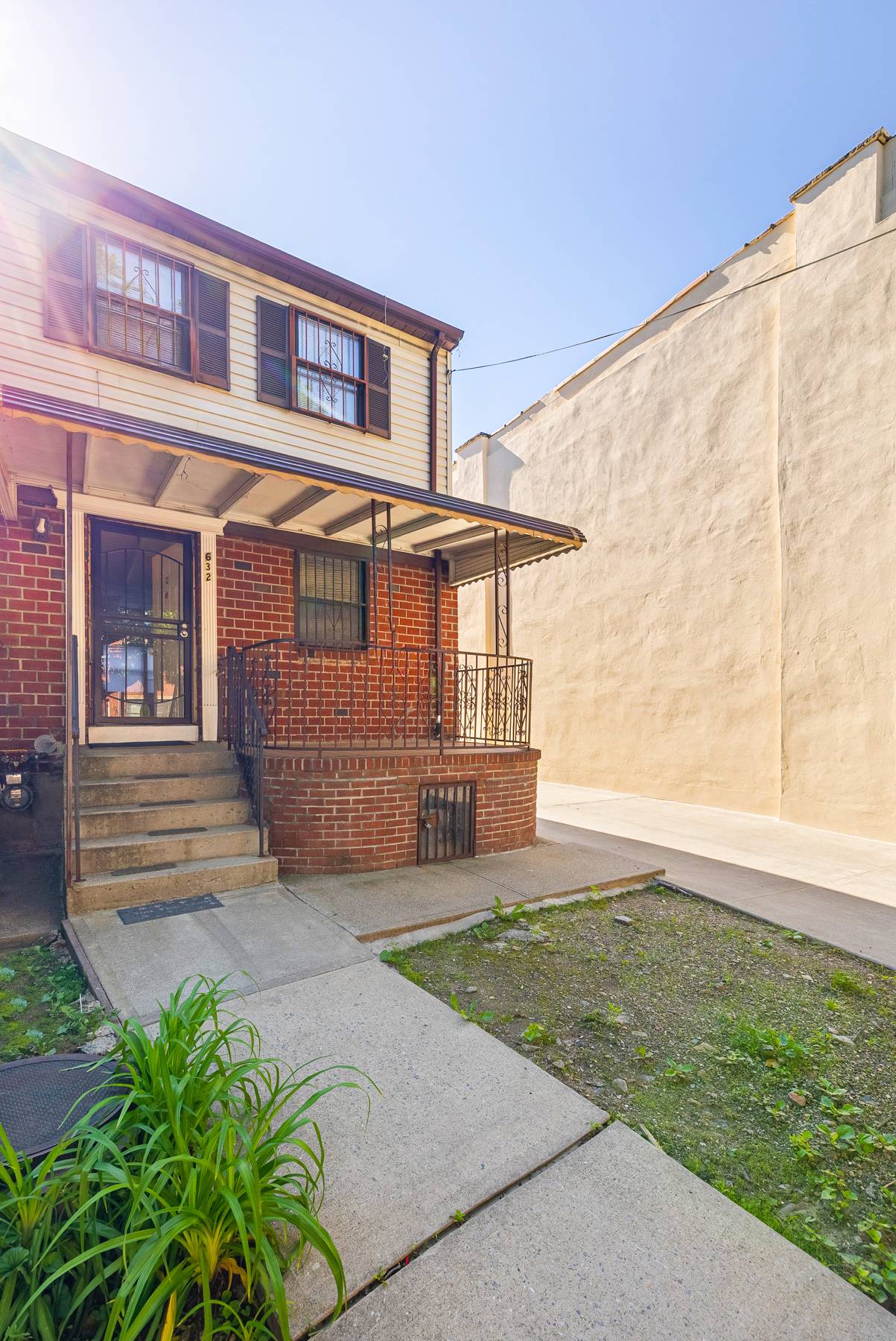 Live Large in the Heart of the Bronx !