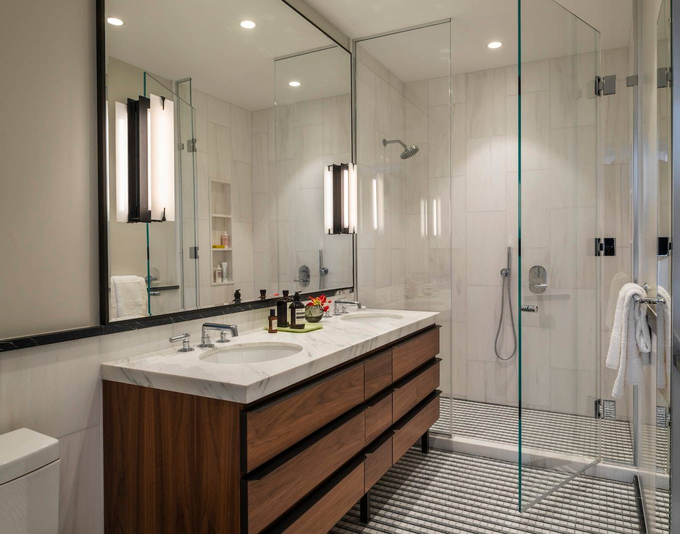 Limited Time Incentive 50, 000 Closing Credit for any 2 or 3 BR contracts signed by March 31st, 2024.