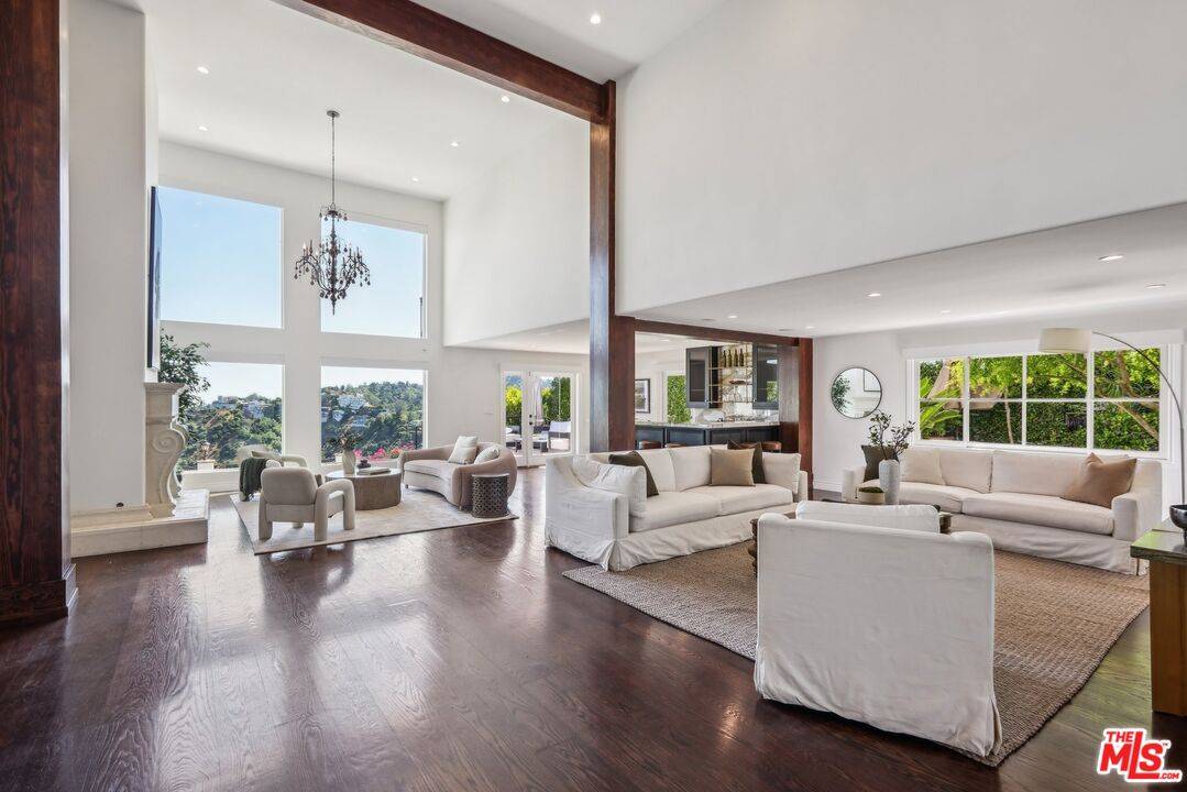 2411   Mount Olympus Dr 5BR Hollywood Hills East La