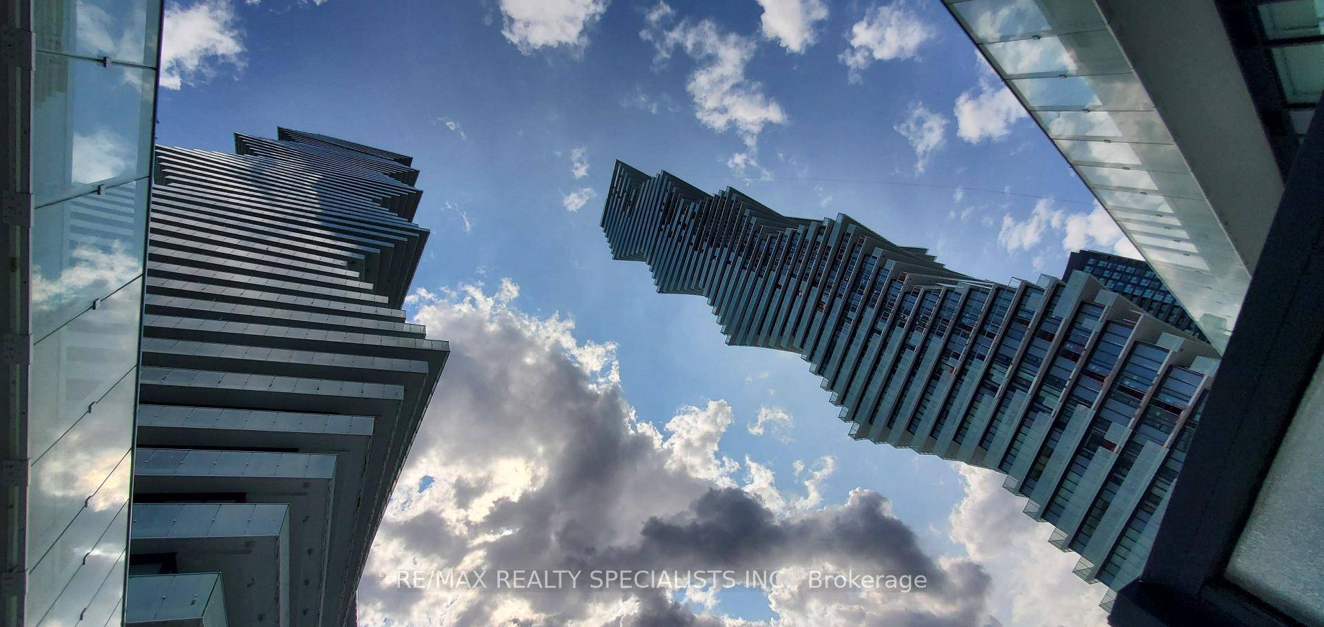 Welcome To M2 Condos 3883 Quartz, An Iconic New Building In The Heart Of Mississauga.