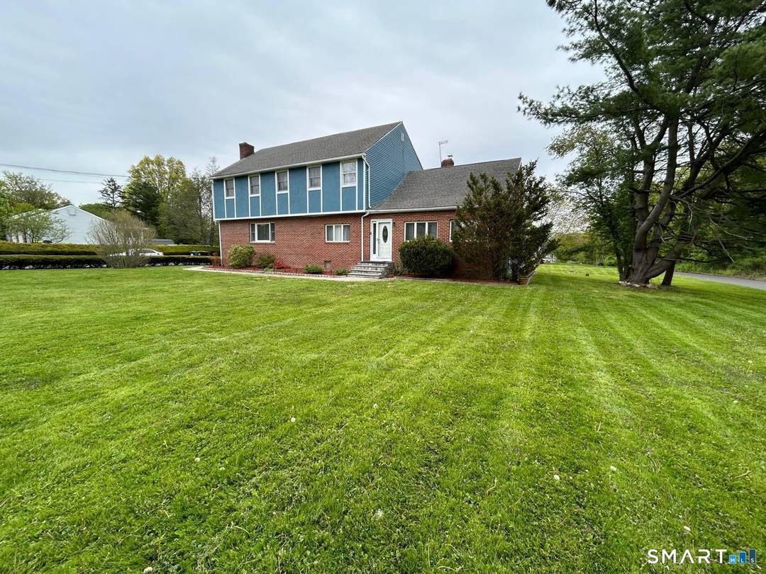 Beautiful Colonial for Rent Featuring 6 bedrooms and 3 full baths, this spacious home is located in an excellent neighborhood with exceptional schools.
