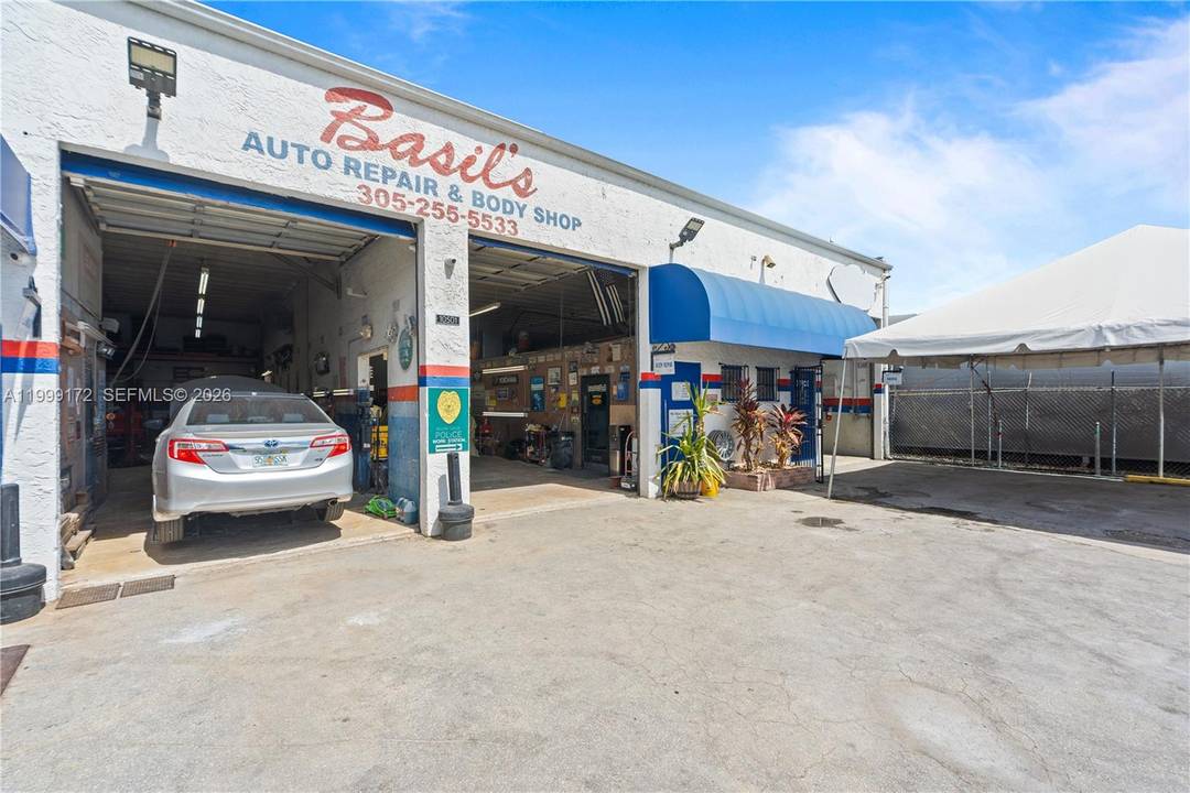 HIGH DEMAND Auto Repair Shop for Sale in Cutler Bay, Florida Body Shop Business Turnkey Automotive Shop 3 Bays 20 Parking.