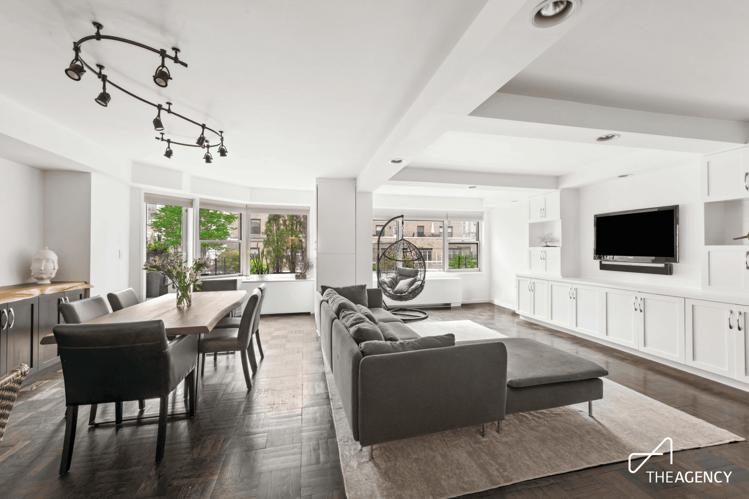 Terrace Lovers A Rare Midtown Gem with Iconic Views Perched high above East 56th Street between Park and Lexington Avenues, this two bedroom plus home office residence features an extraordinary ...