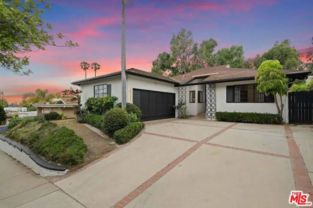 2617 S Beverly Dr 4BR La
