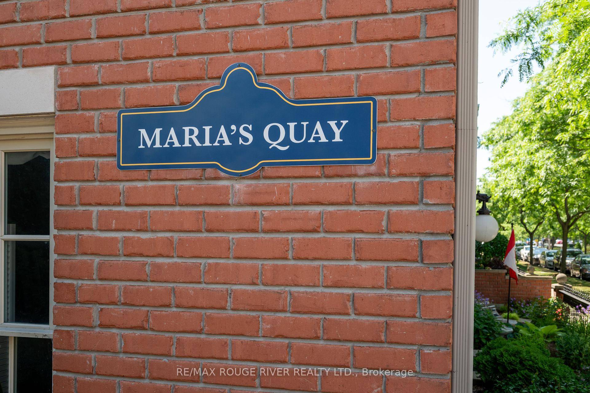 This stylish 2 bedroom, 2 bath condo is located steps from Cobourg's Harbour.