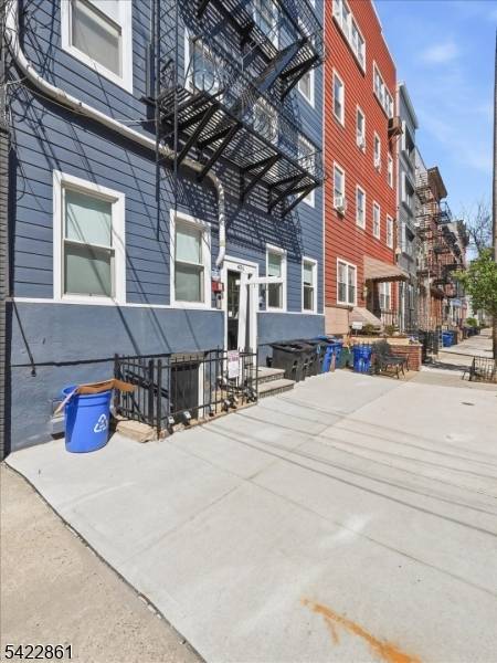 Welcome to 406 Madison Street, Unit 3R, a beautifully renovated and well proportioned 2 bedroom, 2 bath home offering approximately 810 sq ft of thoughtfully designed living space in the ...