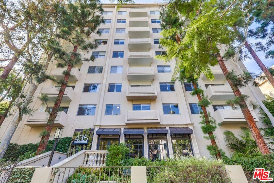 435 N Oakhurst Dr 2BR Beverly Hills Post Office | B.H.P.O. La