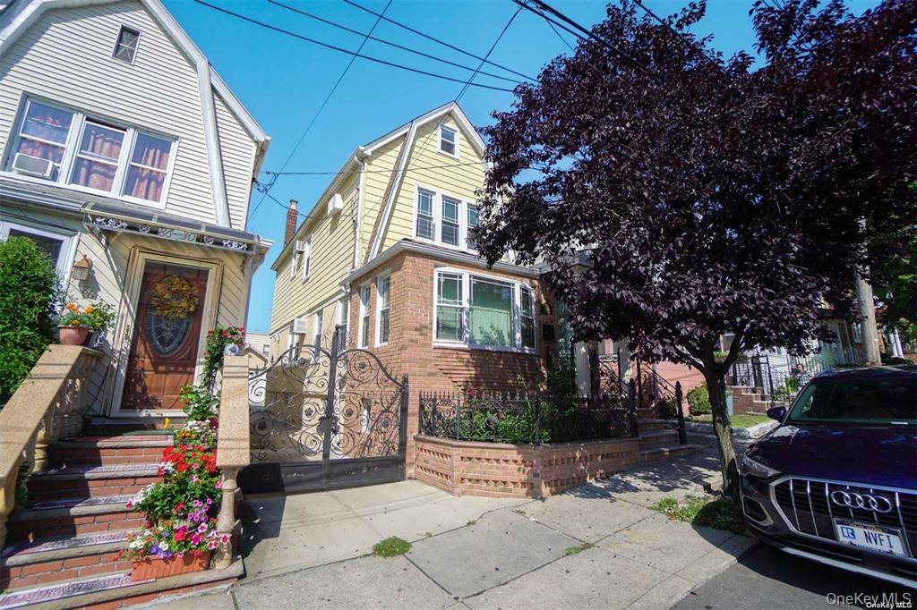 Beautiful 4 bed 2 bath whole house rental with a cute backyard !