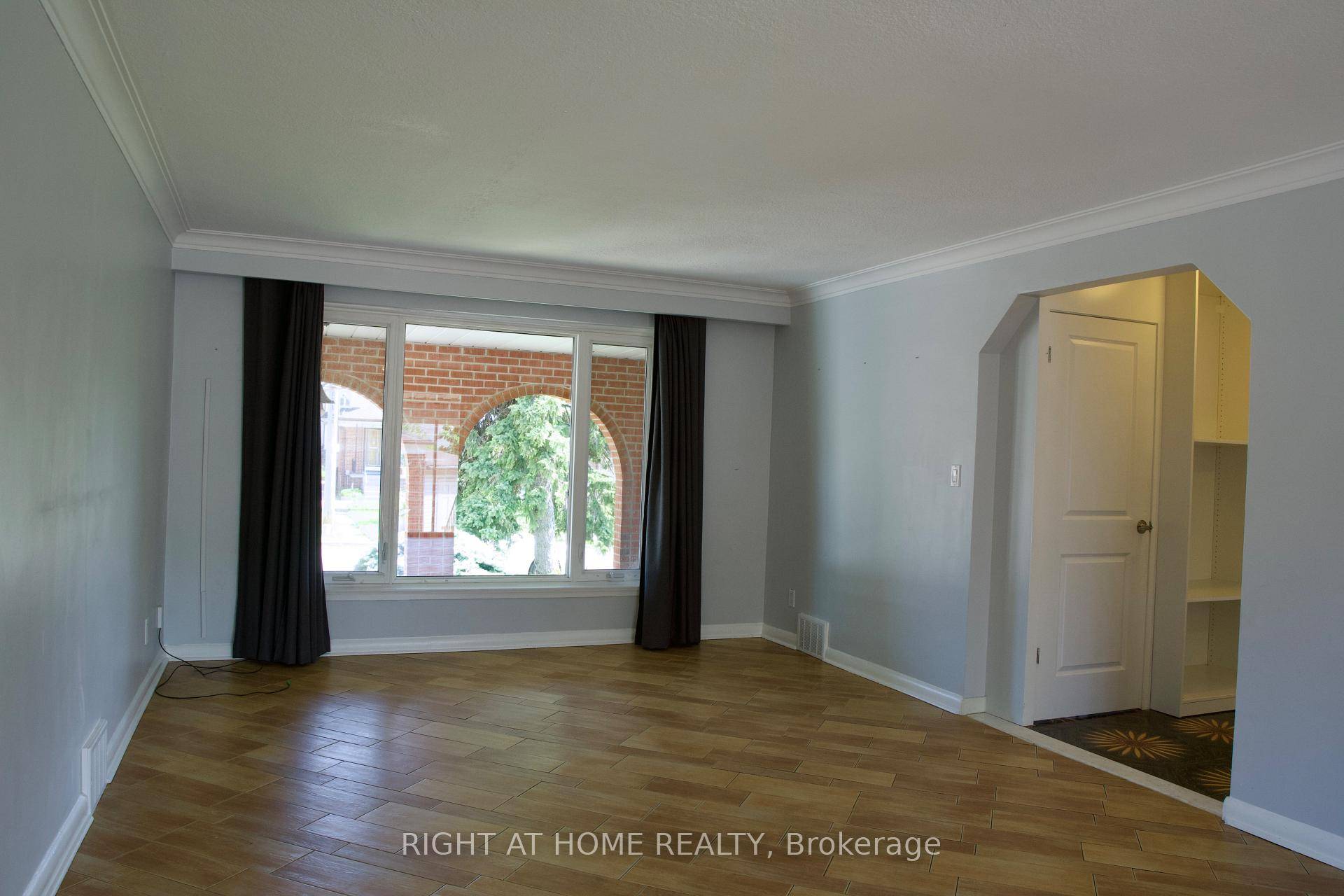 3 bedroom Detached home in a quiet residential area.