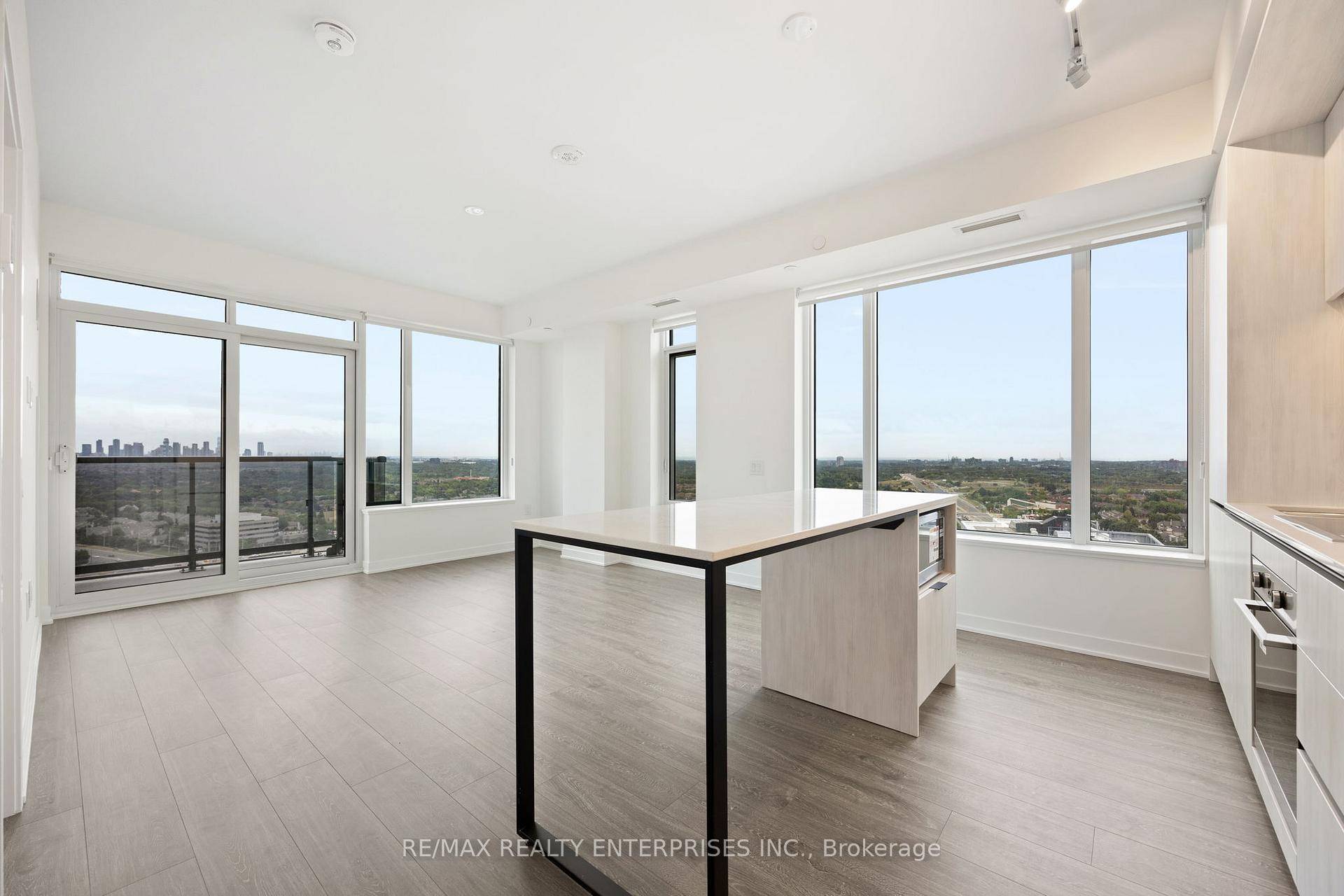 Brand New 2 Bedroom, 2 Bathroom Corner Unit with parking and a locker !